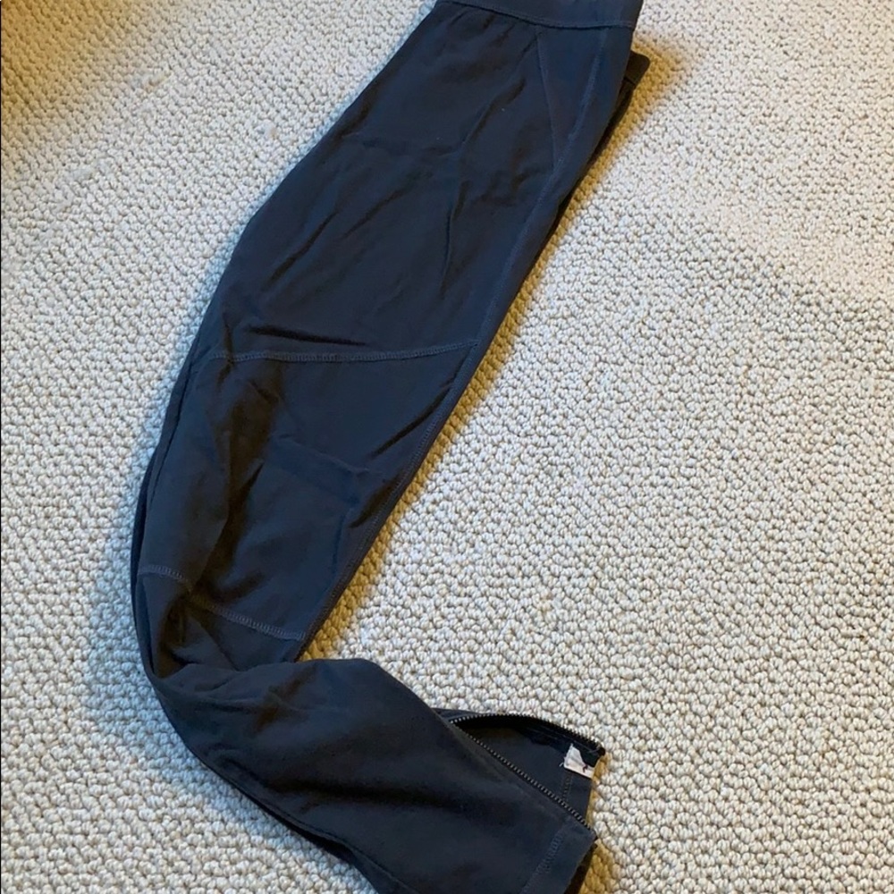 Hollister high waisted leggings w zipper bottoms